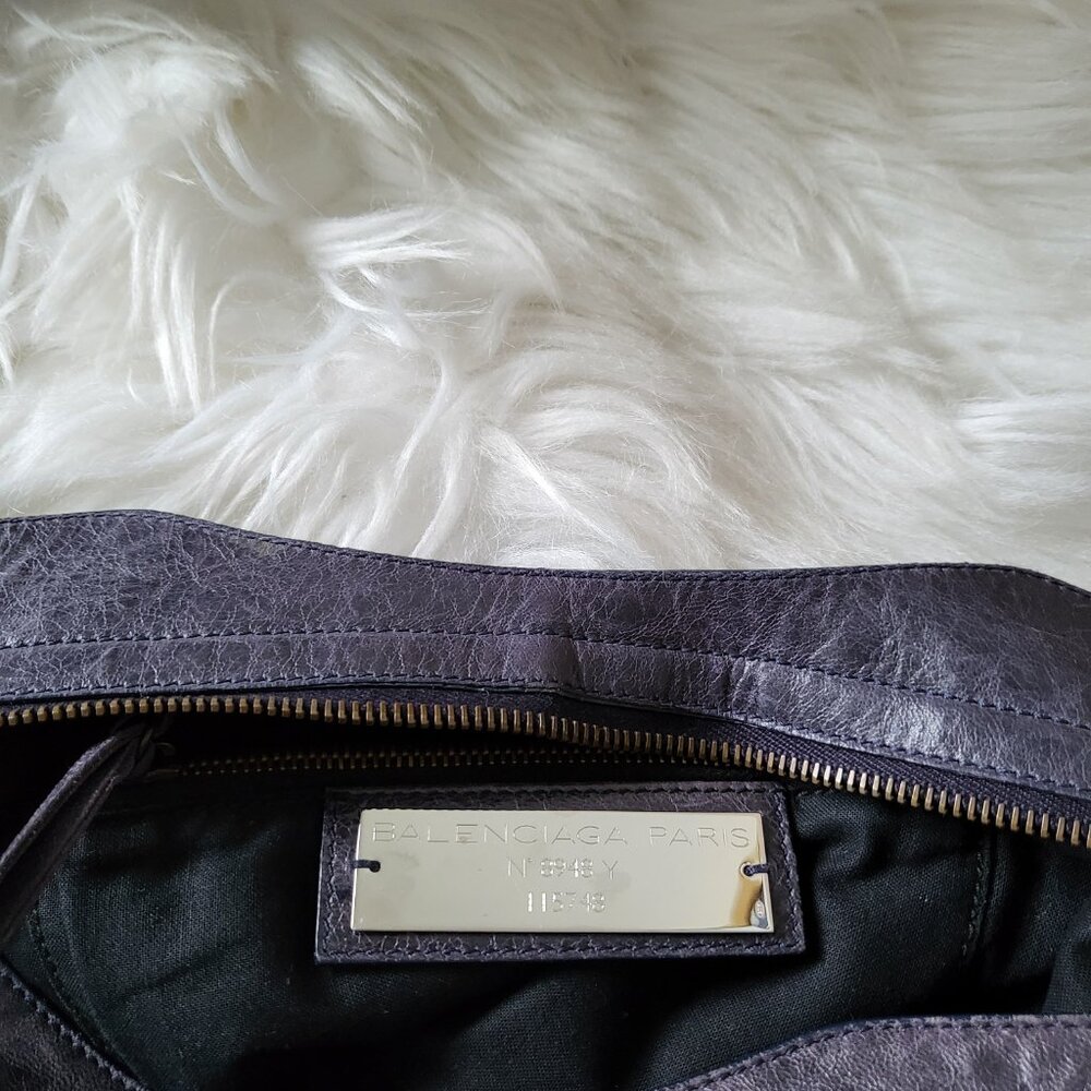 Authentic Balenciaga Classic City Bag - Picture 3 of 16